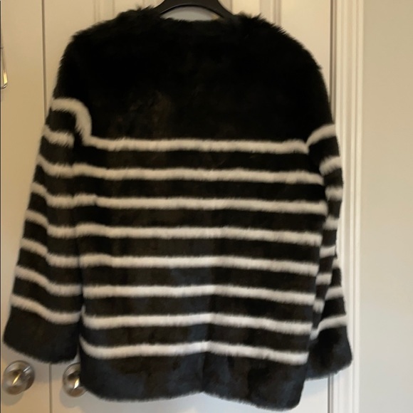 Frame Faux Fur Coat. Size:Large - Picture 3 of 5